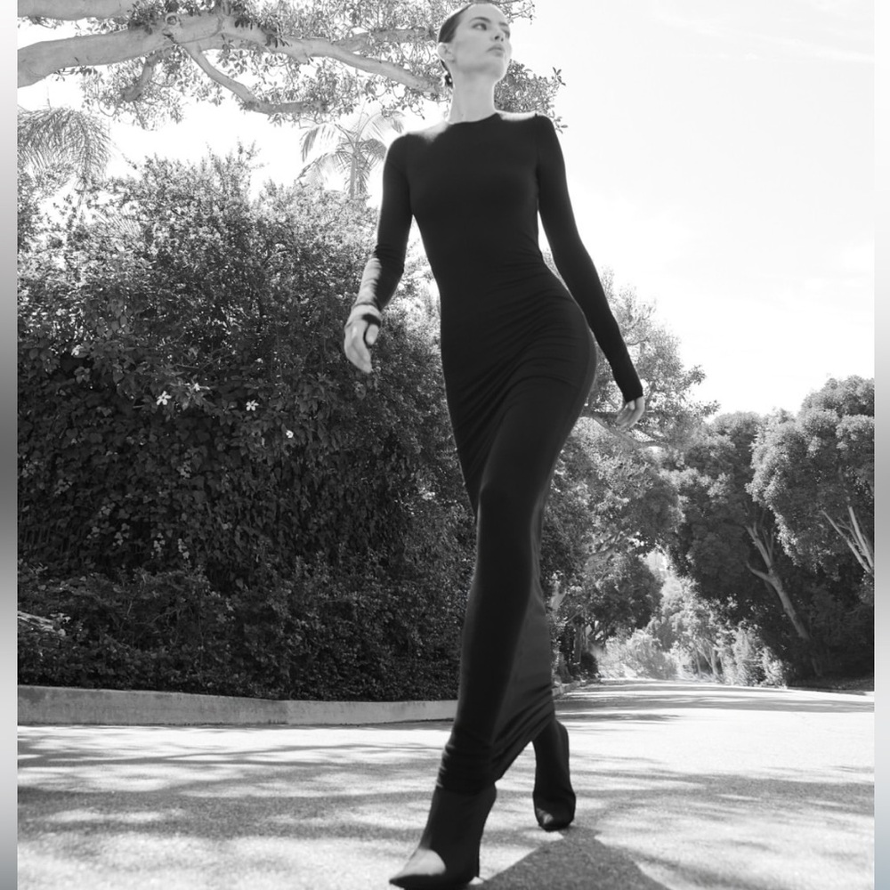 Eterne Ribbed Long-Sleeve Crewneck Maxi Dress Size M Black Minimal Chic Cotton